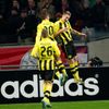 Fotbalisté Borussia Dortmund Marco Reus (vpravo) a Mario Götze slaví gól v utkání Ligy mistrů 2012/13 proti Ajaxu Amsterdam.