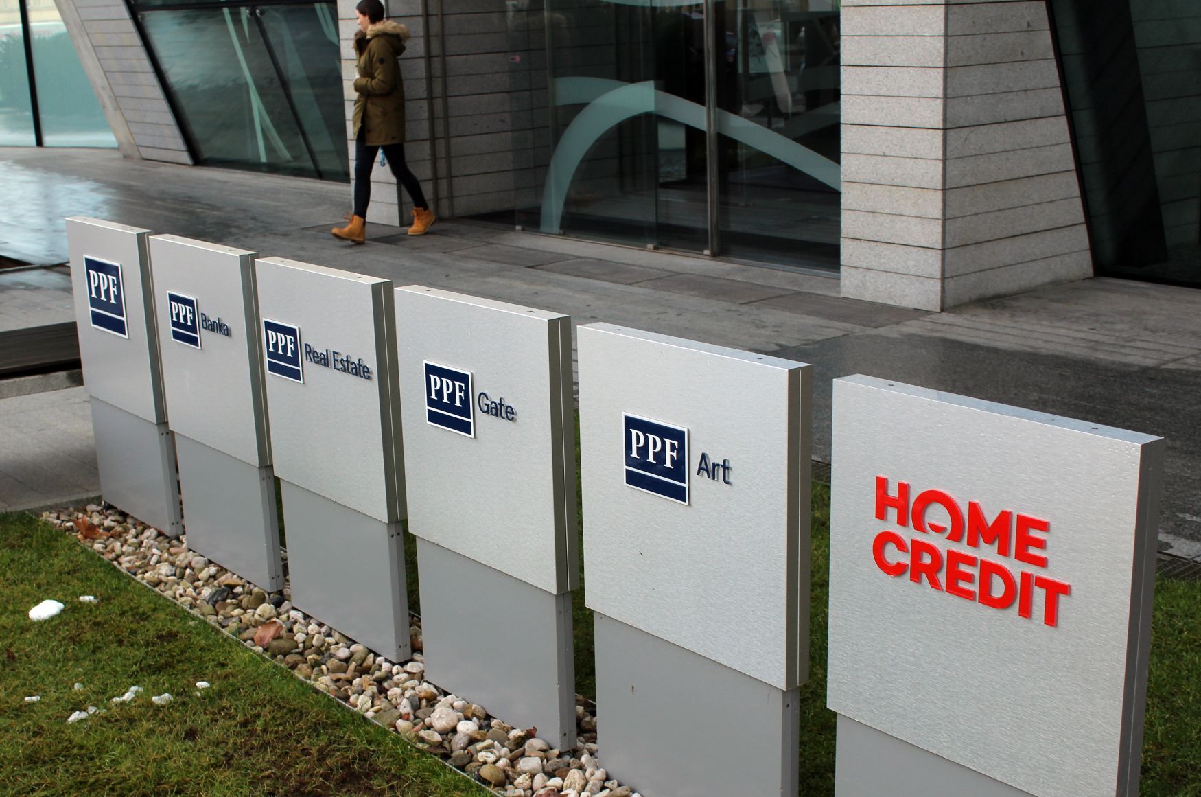 Fotogalerie / Home Credit / Před 25 lety se zrodil úvěrový gigant Home Credit