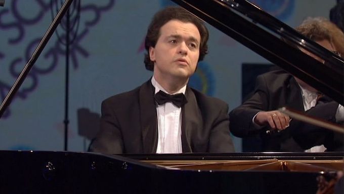 Jevgenij Kissin hraje Chopinův klavírní koncert č. 1 se Zubinem Mehtou a Izraelskou filharmonií.