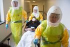WHO zaspala v boji s epidemií eboly, tvrdí dokumenty