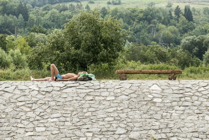 Letní relaxace na břehu řeky Berounka. Černošice Mokropsy, 18. 7. 2018