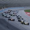 Start závodu IndyCar na Texas Motor Speedway