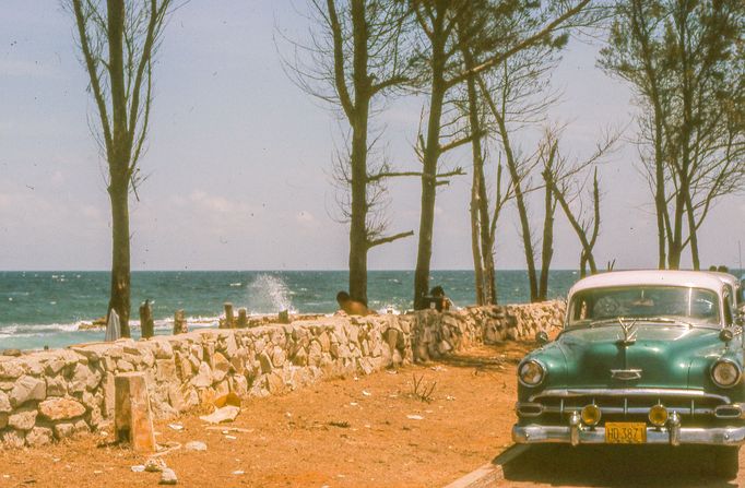 Fotografie Kuby, kterou pořídil Petr Levínský během pobytového zájezdu, jenž organizovala tehdejší Cestovní kancelář mládeže na jaře v roce 1989.