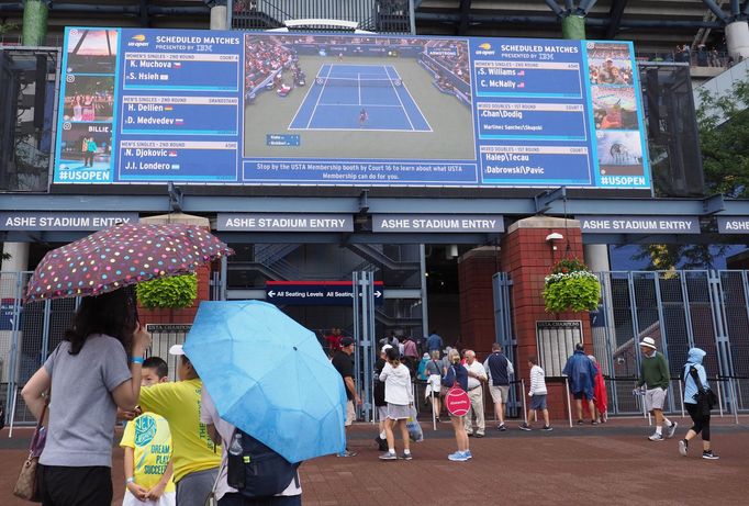 Pořadatele US Open dnes potrápil déšť