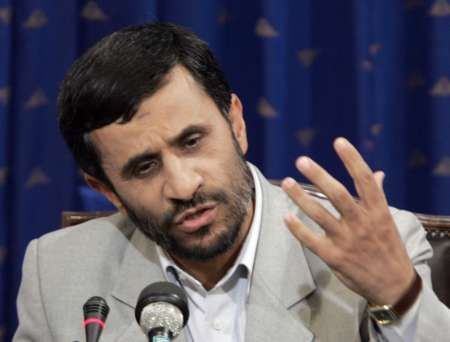 Mahmúd Ahmadínežád na tiskové konferenci