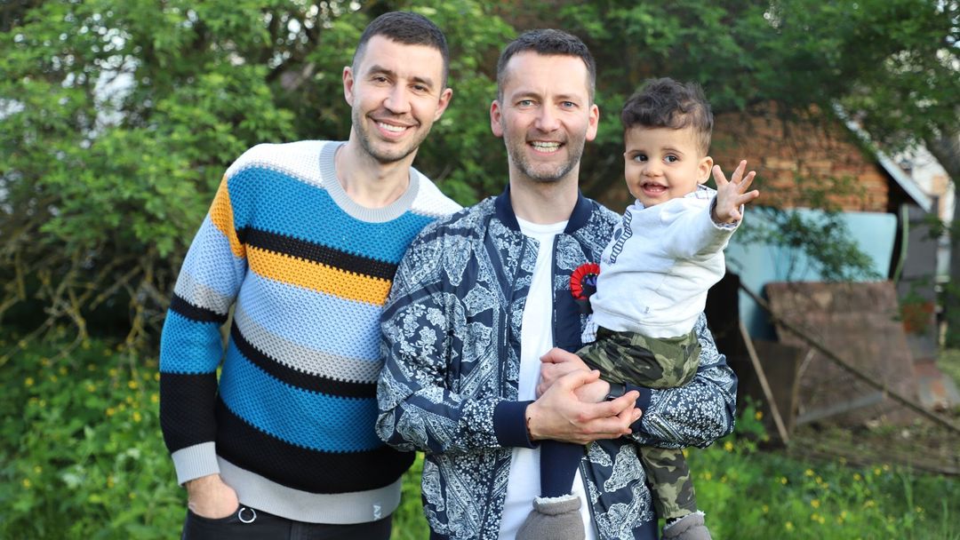 "Někdy se cítím i trochu uraženě, když se někdo zeptá na synovu adopci. Po těch letech už mám pocit, že vzešel ze mě," říká Vladimír Krist (na snímku vpravo).
