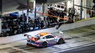 Mechanici v boxech závodu 24h Daytona