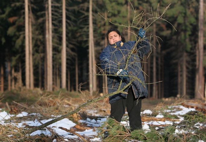 Jednatřicetiletá Jana Facunová z Janova je vyučená kuchařka. Na pasece pracuje i její přítel, s nímž má doma pět dětí.