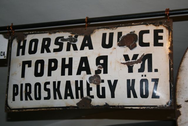 Ukrajina