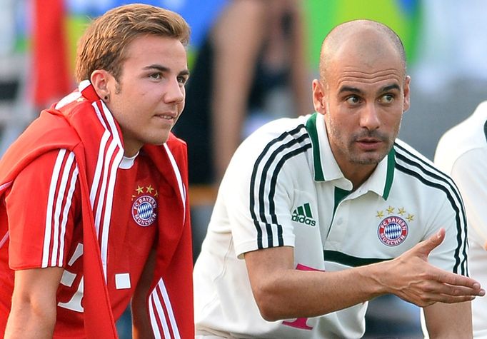 Mario Götze a Pep Guardiola na tréninku Bayernu Mnichov