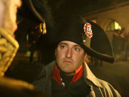 Napoleon alias Američan Mark Schneider strávil noc v hostinci Stará Pošta. Někteří velitelé si přišli pro radu, jiní pro společné foto.