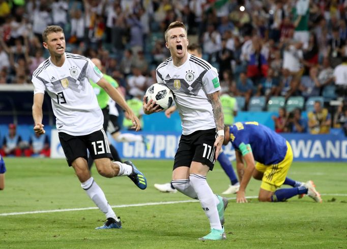 Marco Reus slaví gól v zápase Německo - Švédsko na MS 2018