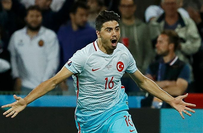 Euro 2016, Česko-Turecko: Ozan Tufan slaví gól na 0:2