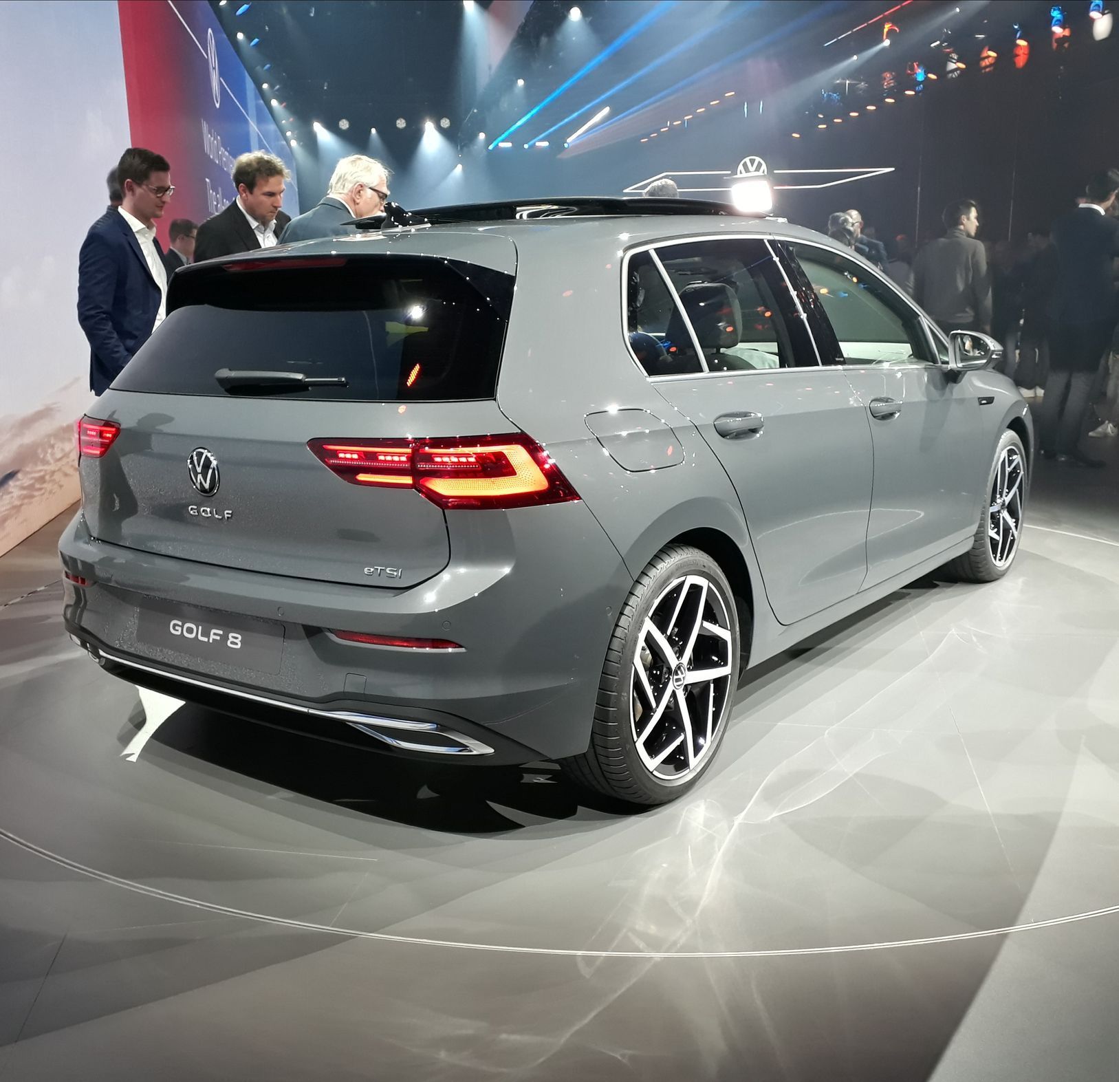 Volkswagen Golf živě