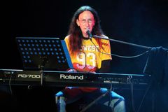 Zemřel Ken Hensley. Klávesistovi rockové skupiny Uriah Heep bylo 75 let