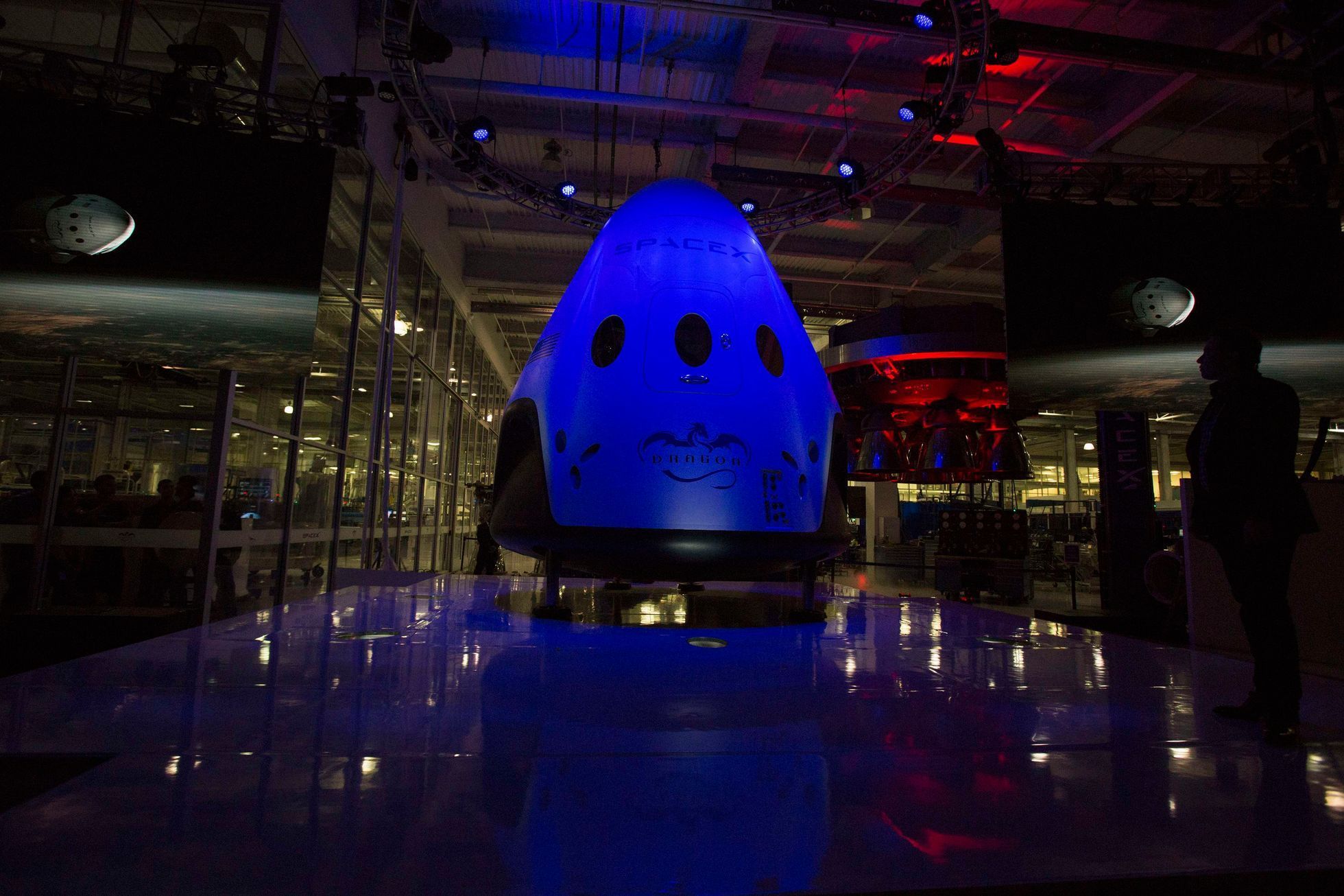 Space X představila Dragon 2