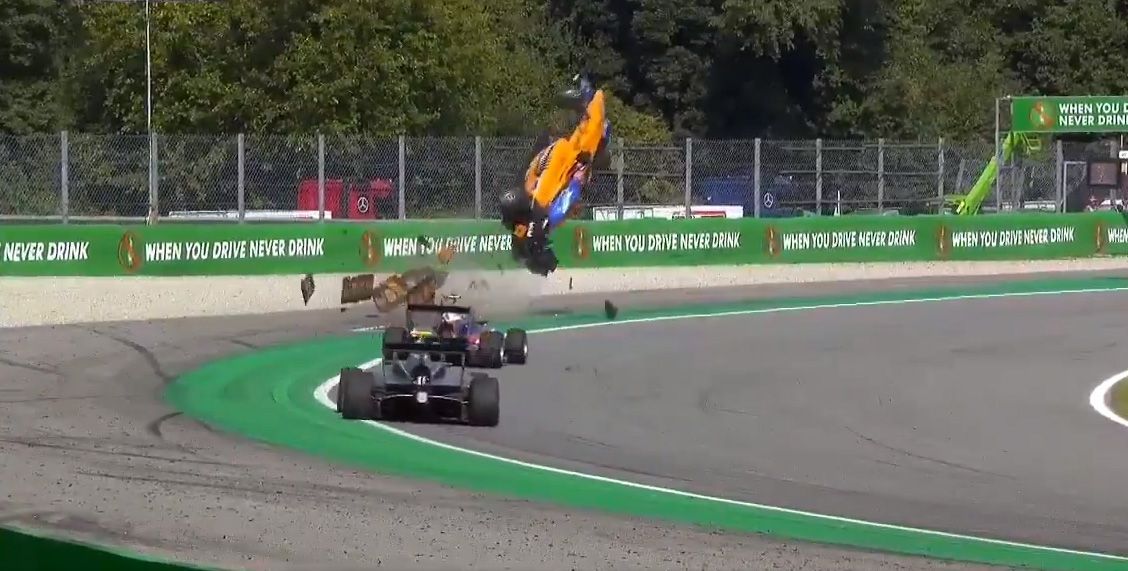 Havárie Alexe Peroniho v závode Formule 3 v Monze