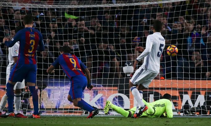 Clasico, Barcelona-Real: Luis Suárez dává gól na 1:0