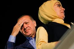 Německo po tureckém referendu vrací Erdoganovi srovnávání s Hitlerem
