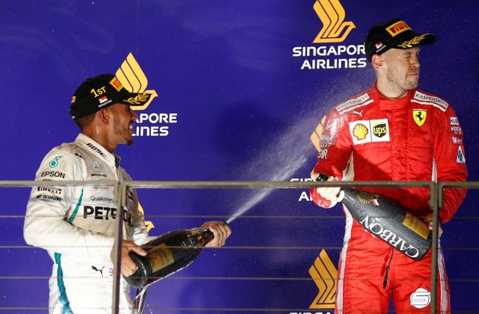 F1, VC Singapuru 2018: Lewis Hamilton, Mercedes a Sebastian Vettel, Ferrari