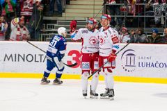 Vedoucí Třinec po boji udolal třetí Brno, Plzeň si vyšlápla na Litvínov