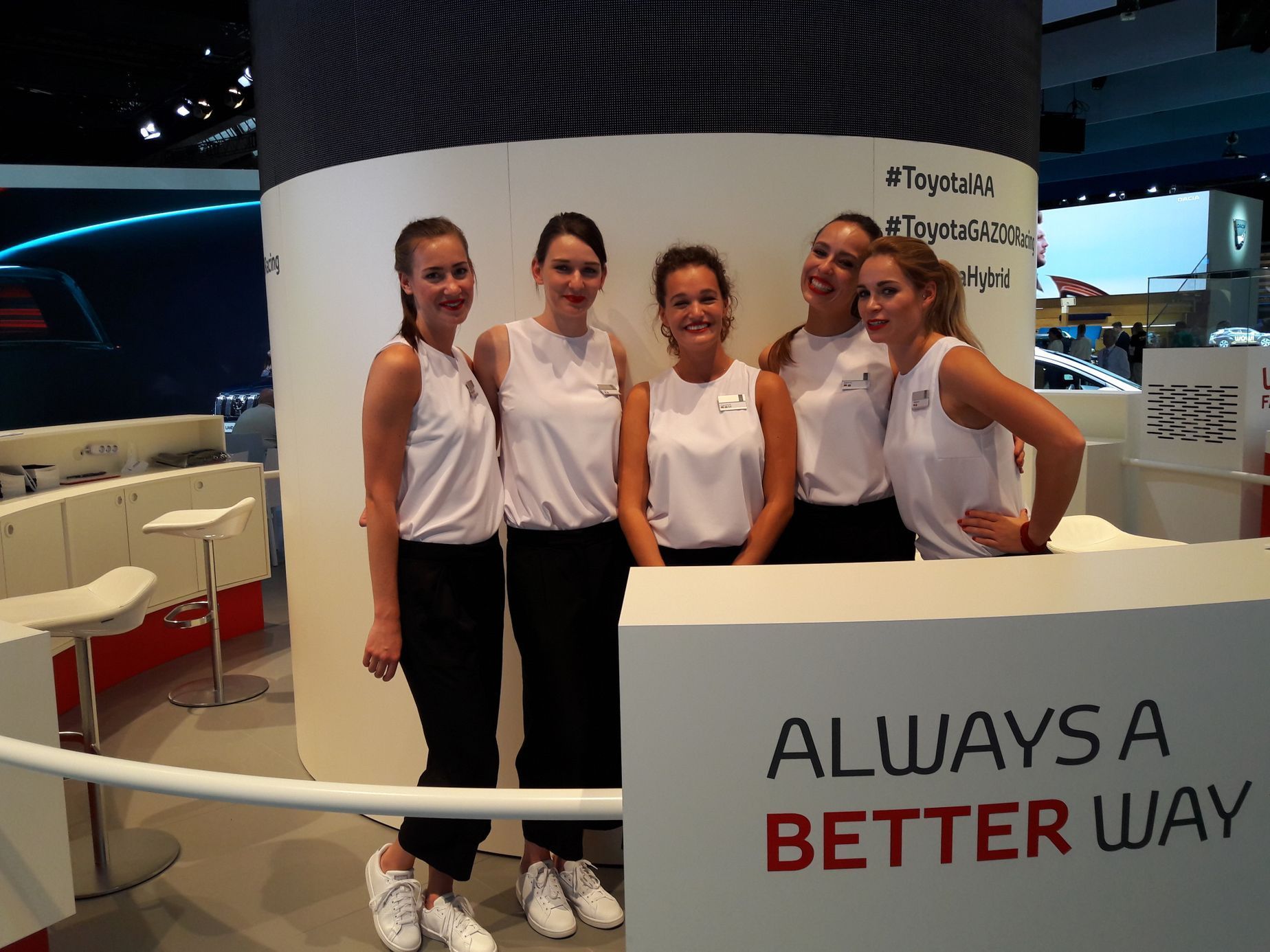Auta a holky IAA Frankfurt 2017