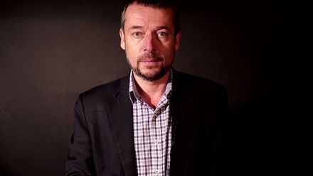 Pánek: Demokracie možná vypadá unavená, ale rychlá řešení populistů končí diktaturou nebo průšvihem