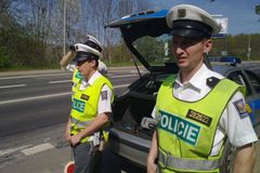 Na Plzeňsku řidiči neumírali, zato platili pokuty