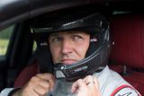Za volant usedl Ben Collins, bývalý závodník a také někdejší Stig z pořadu Top Gear.