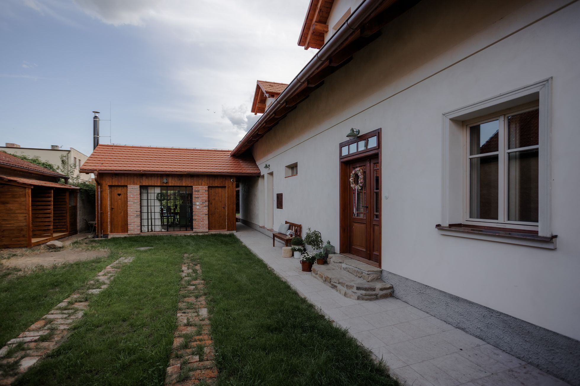 domeček v chaloupkách, dům, rekonstrukce, vesnice, stavení, ateliér, apartmán