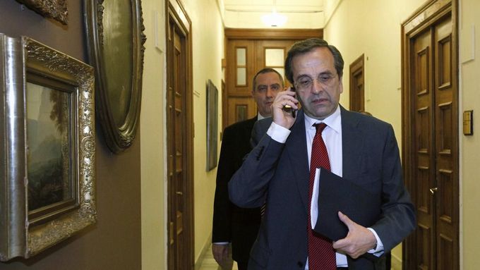 Vládu povede podle očekávání konzervativec Samaras.