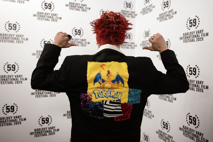 Druhá generace, jejímž zástupcem je i režisér Duong, u Vietnamců exceluje v různých sférách byznysu, médií, módy, gastronomie a v dalších odvětvích.