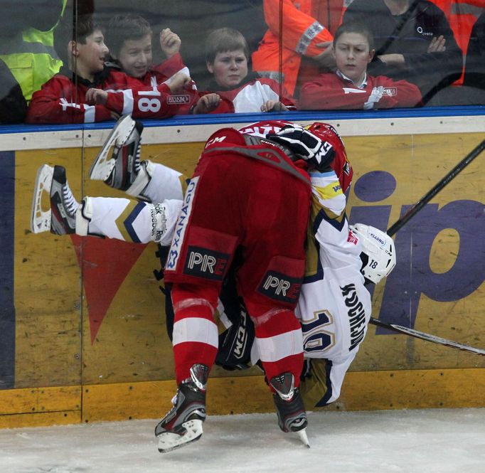 Hokej, extraliga, Slavia - Kladno: Lukáš Krenželok - David Kuchejda