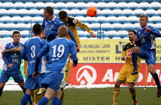 Fotbal, Baník Ostrava - České Budějovice: Lukáš Droppa (třetí zleva)