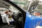Volkswagen kvůli poklesu rublu snižuje výrobu v Rusku