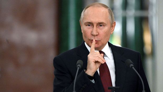 Putinův „válečný ekonomický model“ narazil na tři hlavní brzdy. Nepomáhá Čína ani USA