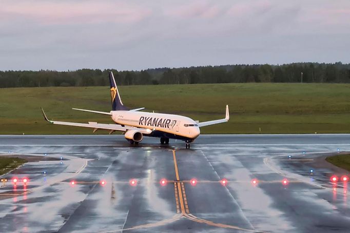 Civilní letadlo společnosti Ryanair později přistálo ve své původní destinaci v litevském hlavním městě Vilniusu.