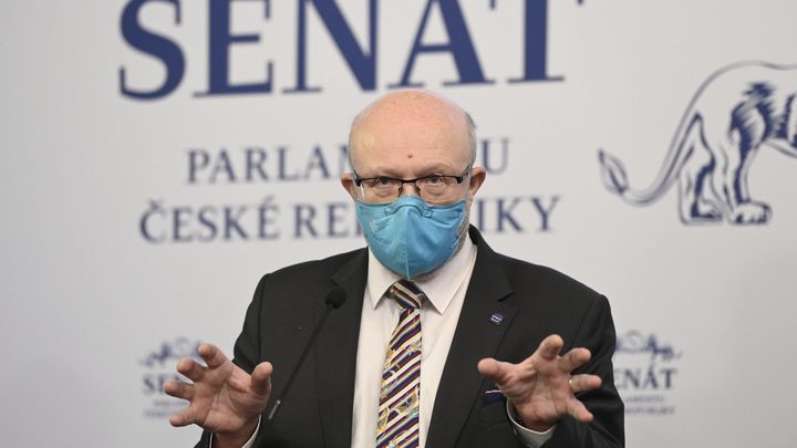 Nechci se podílet na bezpráví, říká senátor. Podle Válka je pandemický zákon nutný; Zdroj foto: ČTK