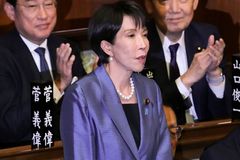 "Jestřáb" vzhlížející k Thatcherové. Kdo je historicky první premiérka Japonska