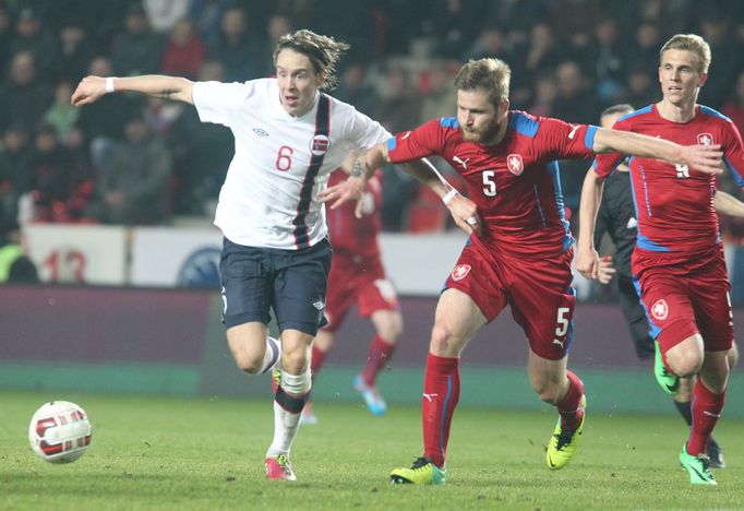 Česko - Norsko: Ondřej Mazuch (5) - Stefan Johansen