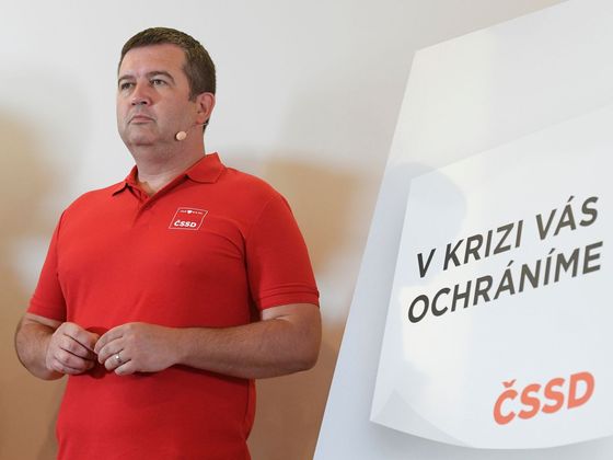 S Honzou se známe léta, ale v některých věcech se rozcházíme, říká Tomáš Petříček o svém kolegovi z vlády a stranickém šéfovi Janu Hamáčkovi.