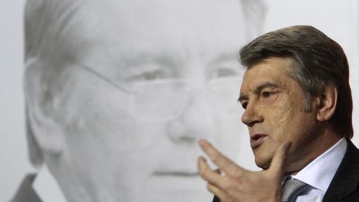 Viktor Juščenko na prezentací své knihy, vydané těsně před volbami.