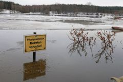 Hladiny začaly opět stoupat. Zvyšuje je tající sníh