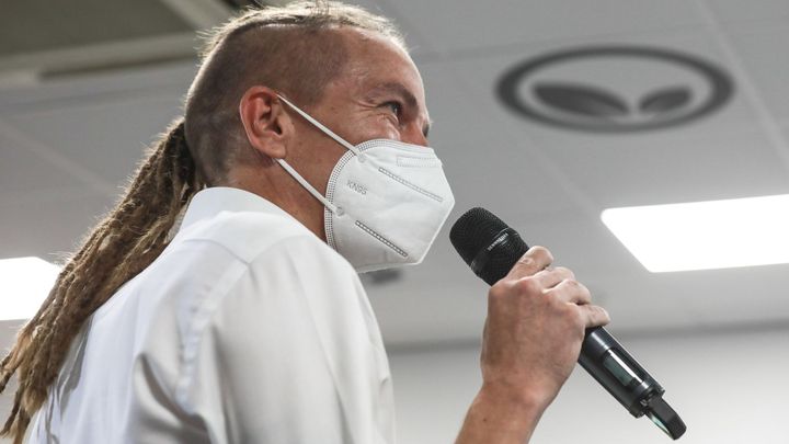 Volby by dle průzkumu vyhráli Piráti se STAN, pozice hnutí ANO a Spolu jsou vyrovnané; Zdroj foto: Jakub Plíhal
