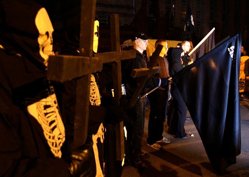 Pochod neonacistů nočními Drážďay