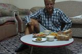 Zibura na večeři u turecké rodiny. Podle něj jsou Turci velice pohostinní.