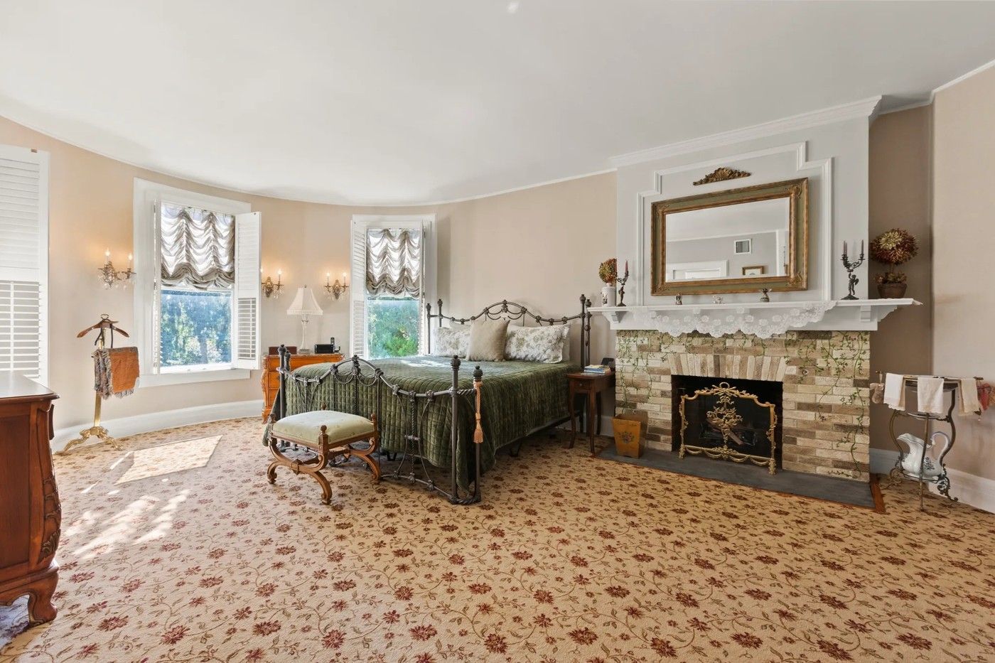 dům, strašidla, vila, prodej, duchové, paranormální jevy