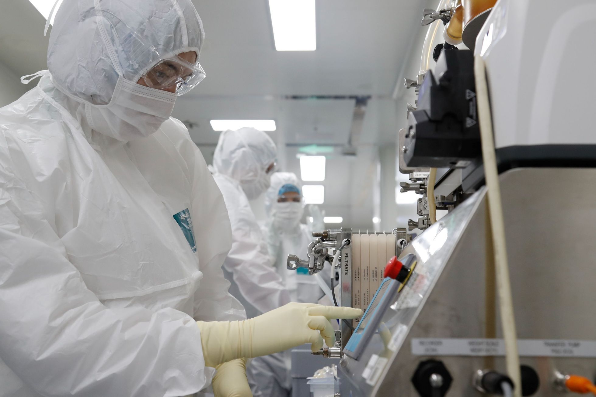 Ruští vědci, kteří pracují na vakcíně proti koronaviru.