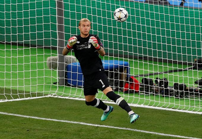 fotbal, Liga mistrů 2017/2018, Real Madrid - Liverpool, Loris Karius inkasuje gól od Garetha Balea