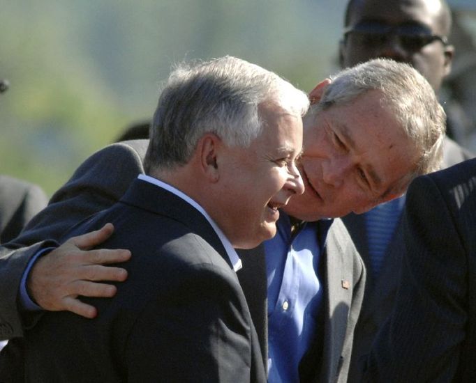 Bush s prezidentem Lechem Kaczyńským v Gdaňsku.